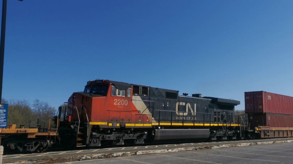 CN 2200